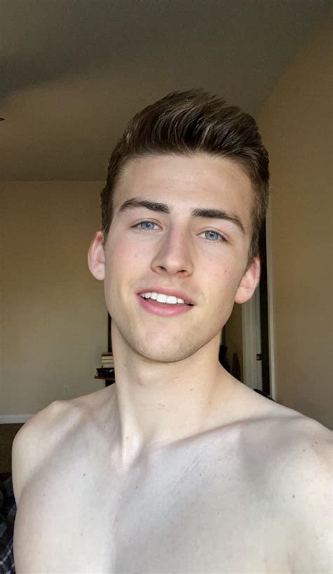 Jackson Marsh (@JacksonMarshh) .